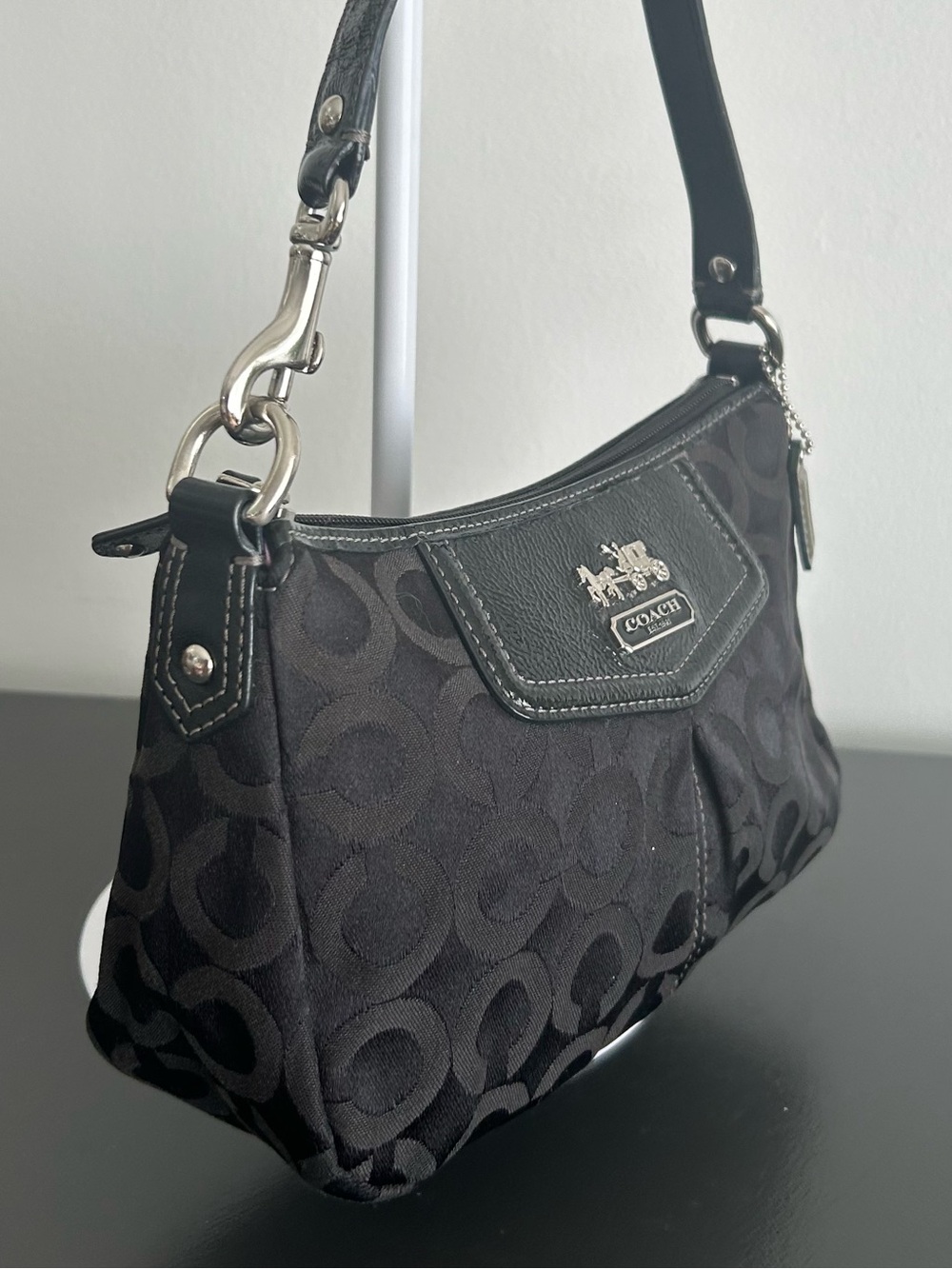Coach SOHO Black Signature Shoulder Bag Pochette baguette Y2K silver hardware - Picture 4 of 11